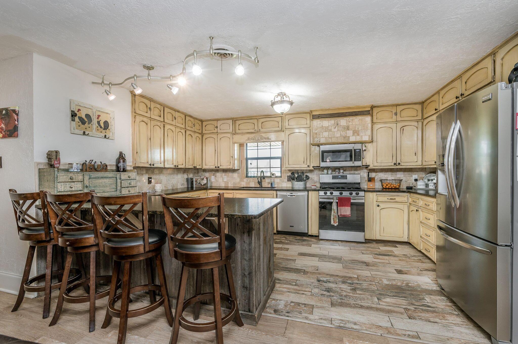 103 Rustic Trail Amarillo, TX 79108 - Photo 5 of 34 Kitchen