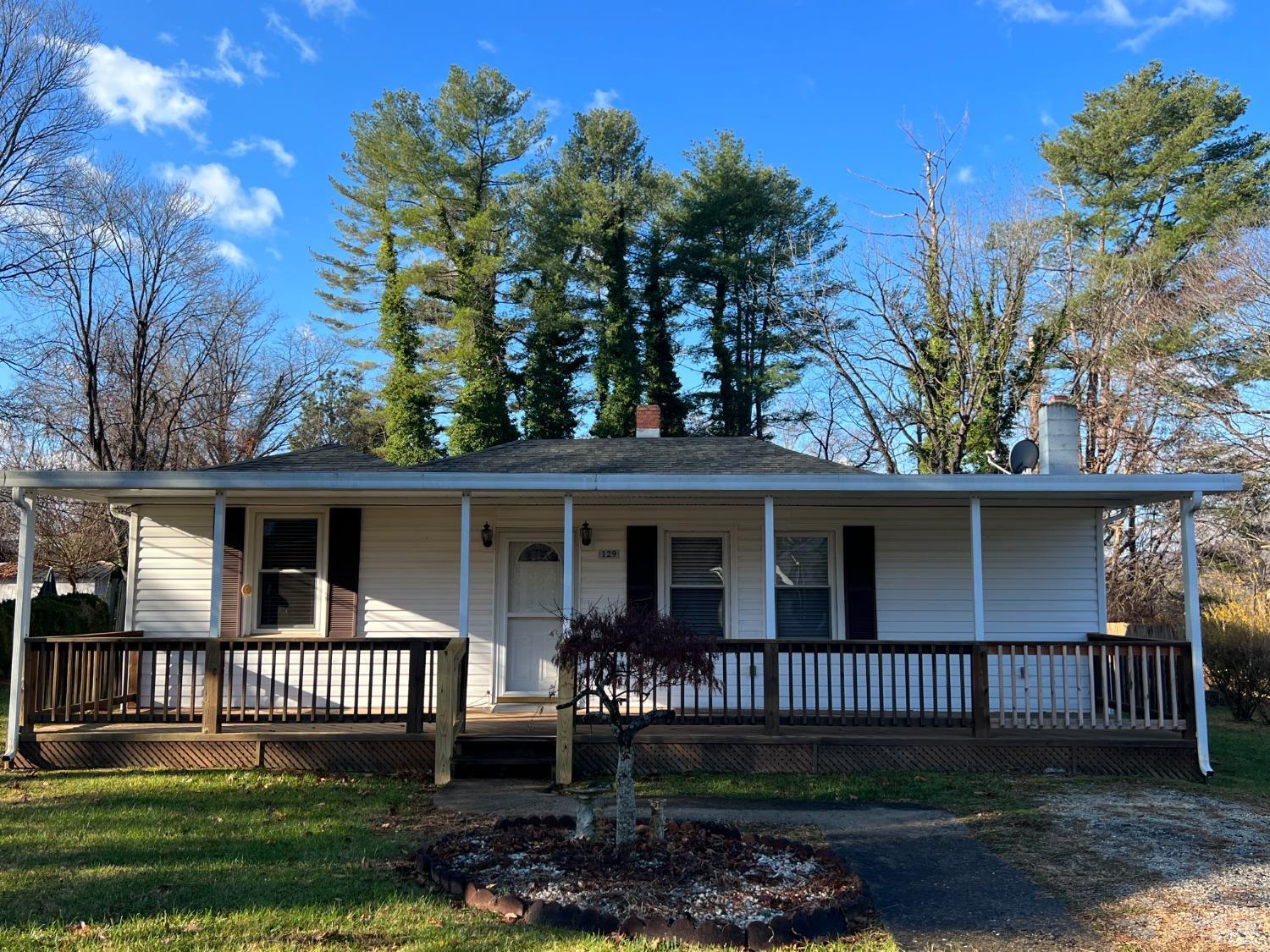 129 Pine Street Amherst, VA 24521 - Photo 13 of 34 Gallery Image 13