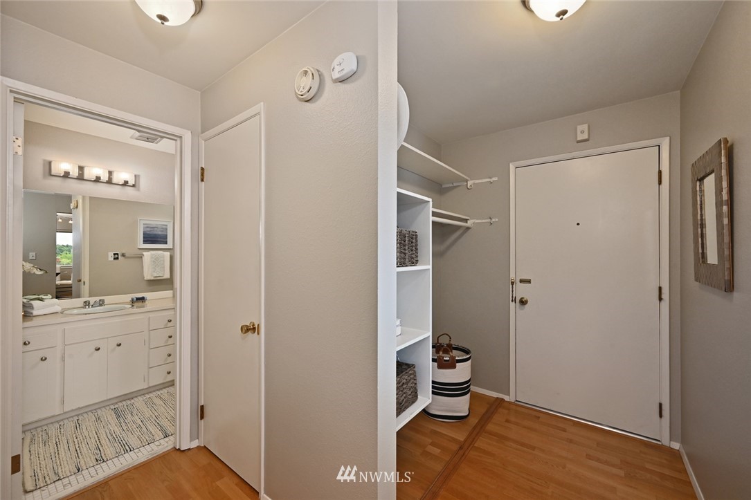911 North 73rd Street, Unit 407 Seattle, WA 98103 - Photo 21 of 27 a view of entryway with bathroom