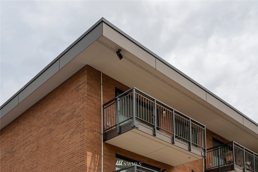 911 North 73rd Street, Unit 407 Seattle, WA 98103 - Photo 27 of 27 a view of entryway