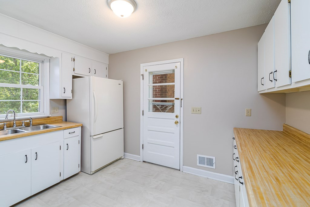5450 Oakcrest Road Sumter, SC 29154 - Photo 7 of 22