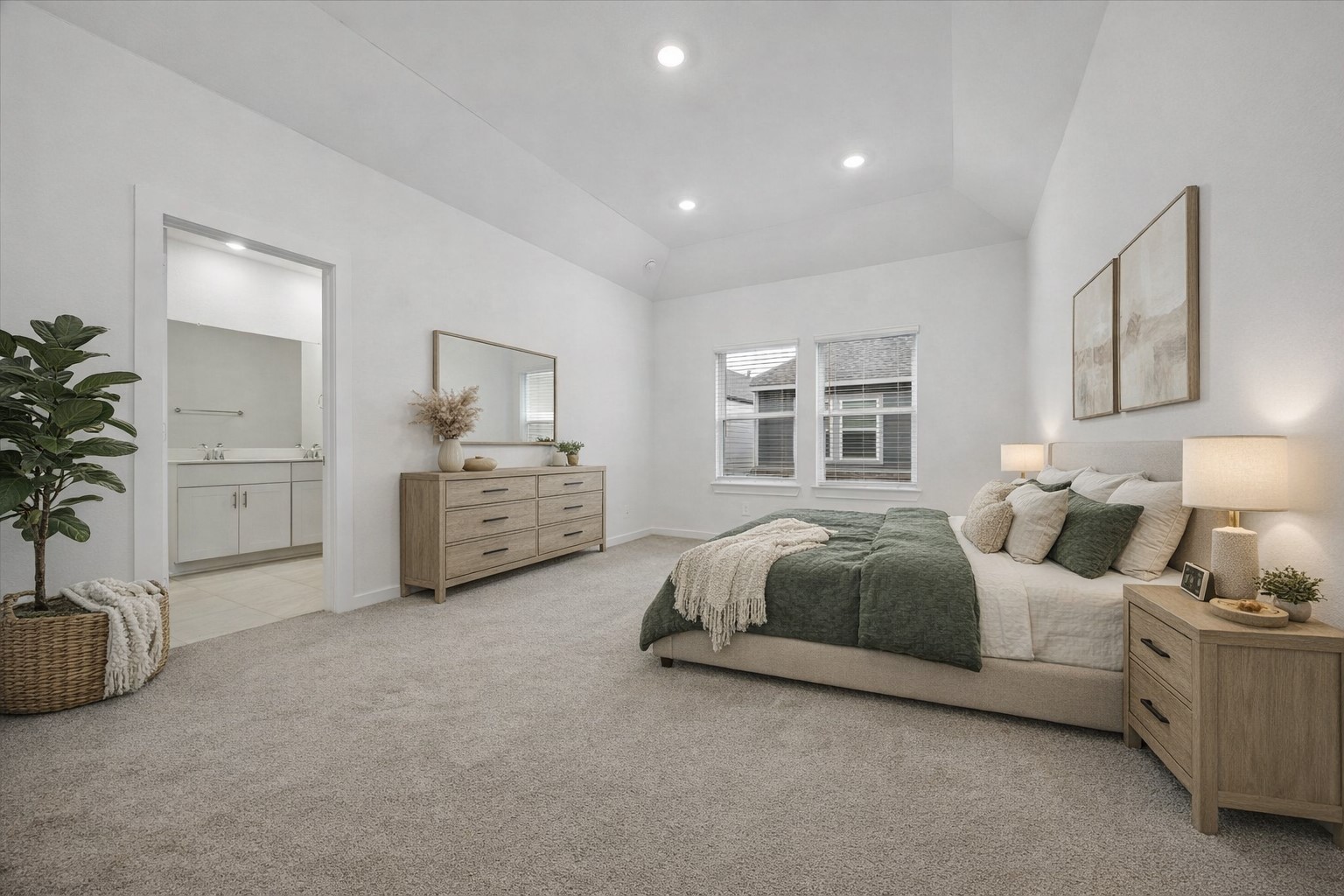 4113 Fig Grv Street Houston, TX 77080 - Photo 7 of 22 Spacious primary bedroom with en-suite bath.