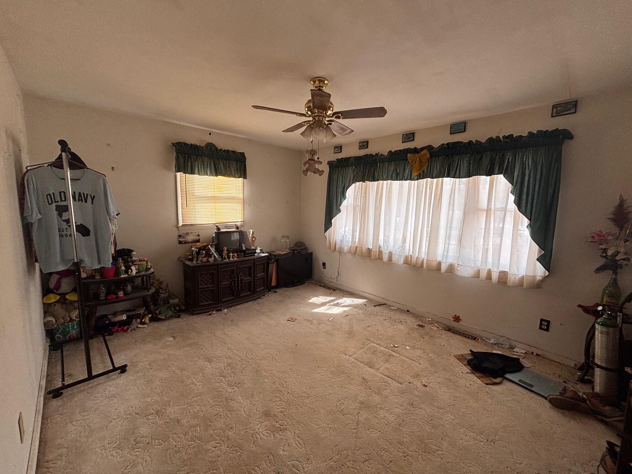 1444 South Clary Road Jefferson, ME 04348 - Photo 6 of 13 living room