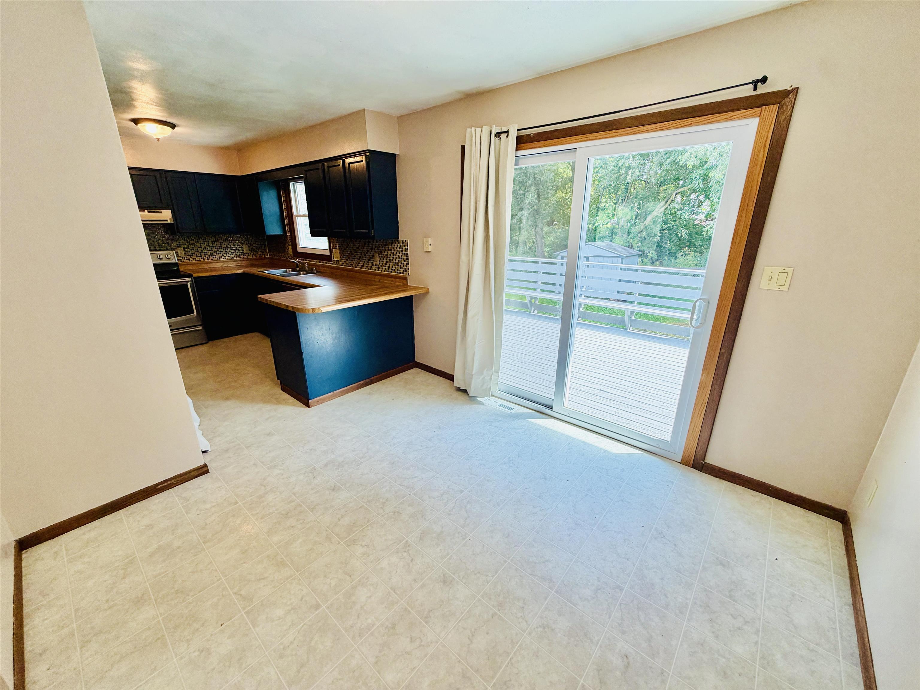2210 Ridgeway Road Monroe, WI 53566 - Photo 18 of 41 Gallery Image 18