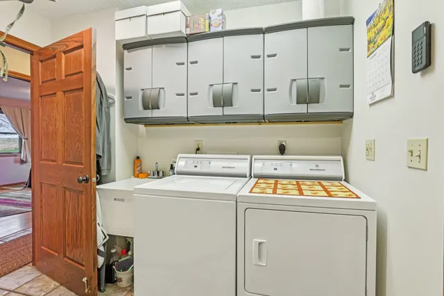 $699,900 | 4700 Hazy Lane, Highland, WI 53543