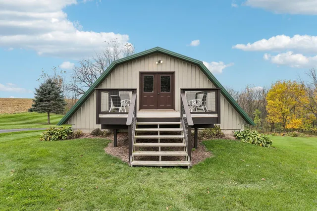 $699,900 | 4700 Hazy Lane, Highland, WI 53543