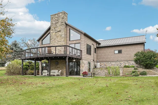 $699,900 | 4700 Hazy Lane, Highland, WI 53543