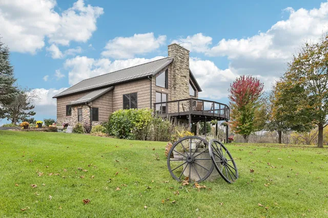 $699,900 | 4700 Hazy Lane, Highland, WI 53543