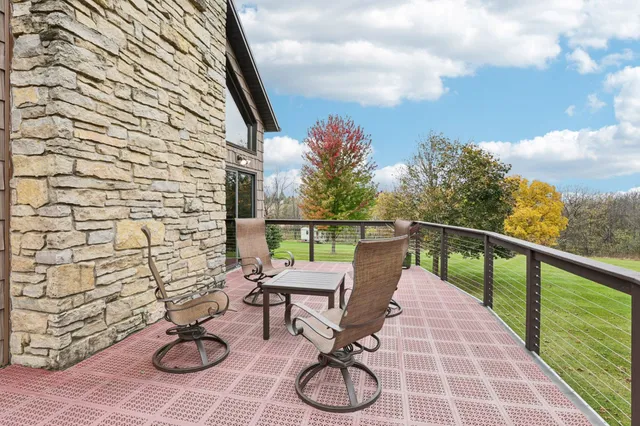 $699,900 | 4700 Hazy Lane, Highland, WI 53543