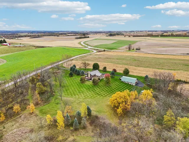 $699,900 | 4700 Hazy Lane, Highland, WI 53543