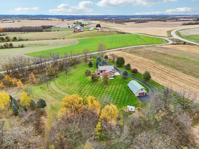 $699,900 | 4700 Hazy Lane, Highland, WI 53543