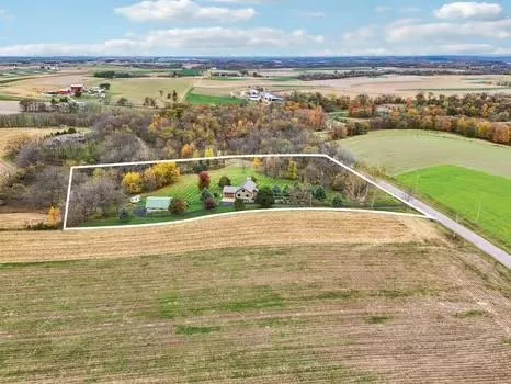 $699,900 | 4700 Hazy Lane, Highland, WI 53543