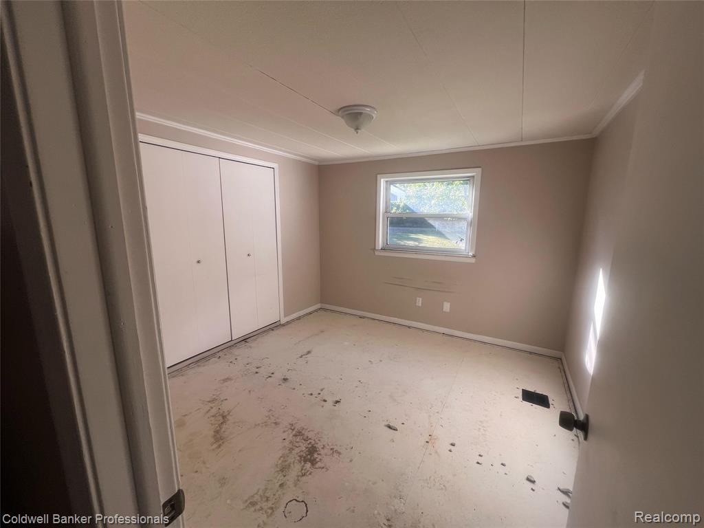904 Rowland Road Leonard, MI 48367 - Photo 11 of 21