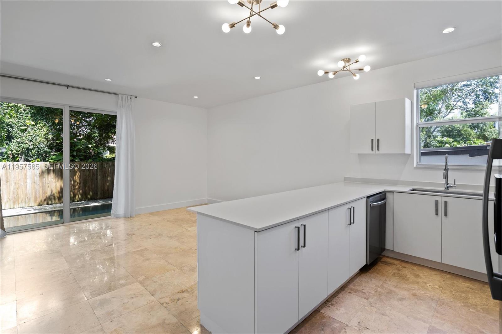 2784 Southwest 34th Avenue Miami, FL 33133 - Photo 16 of 45