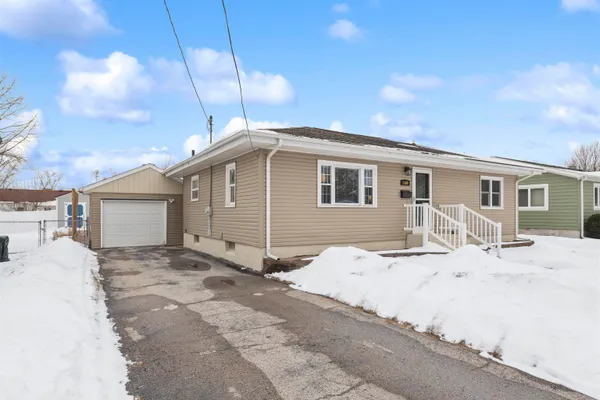 $199,900 | 1809 29th Avenue, Menominee, MI 49858