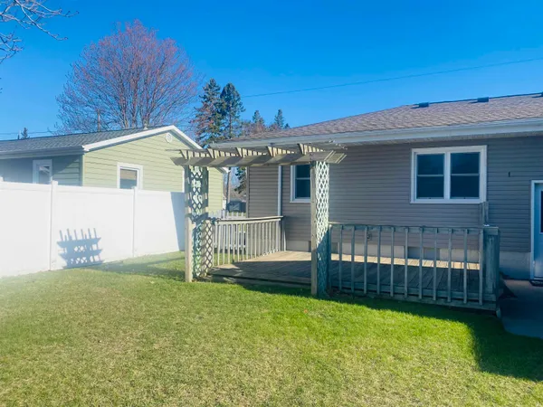 $199,900 | 1809 29th Avenue, Menominee, MI 49858