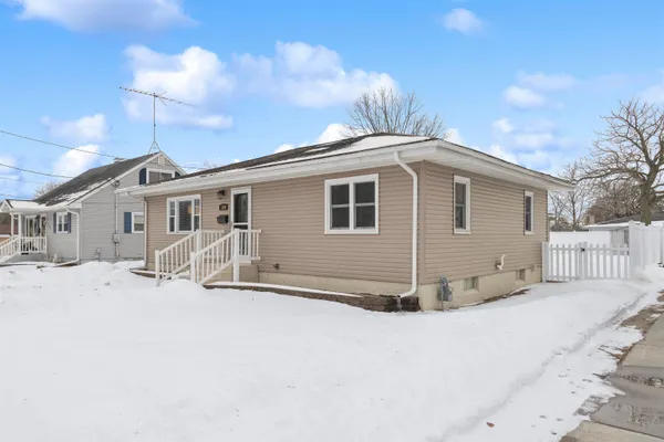 $199,900 | 1809 29th Avenue, Menominee, MI 49858