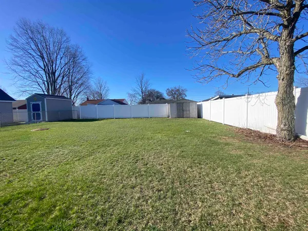 $199,900 | 1809 29th Avenue, Menominee, MI 49858