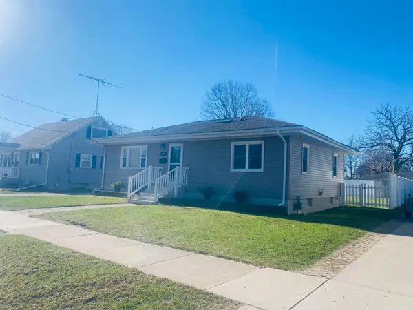 $199,900 | 1809 29th Avenue, Menominee, MI 49858
