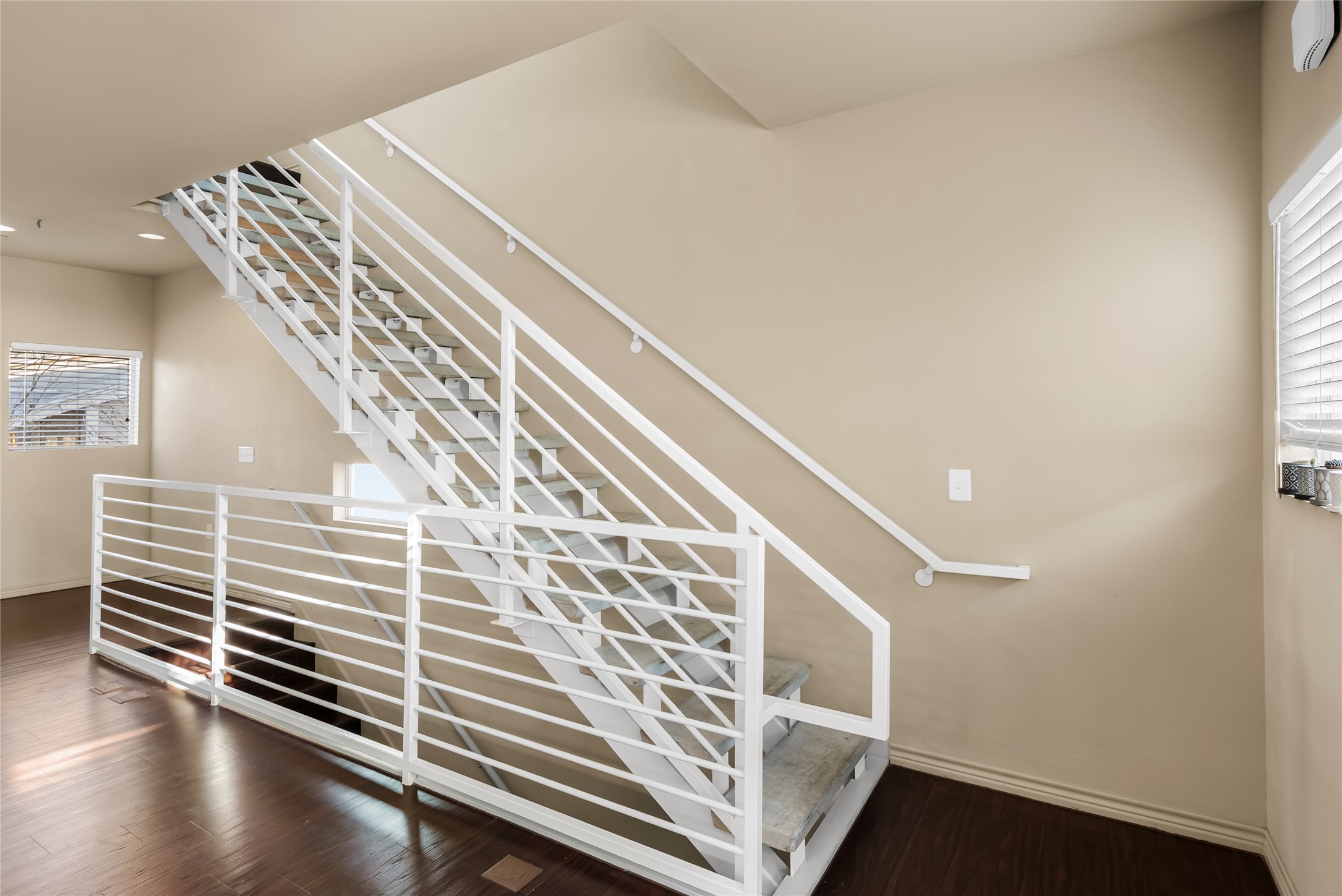 2606 Wilson Street, Unit 901 Austin, TX 78704 - Photo 12 of 37 a view of entryway