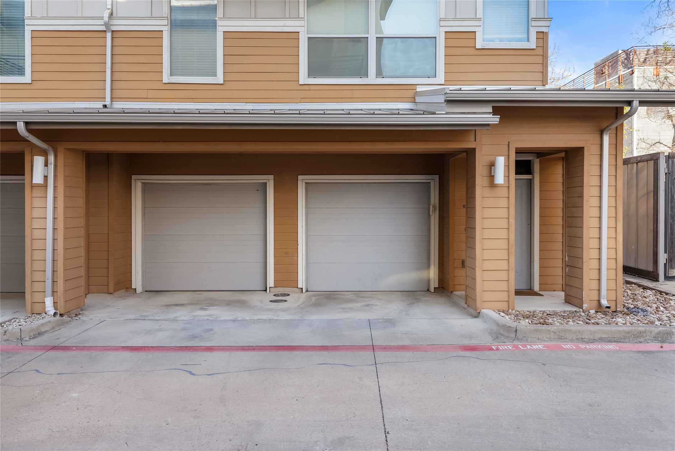 2606 Wilson Street, Unit 901 Austin, TX 78704 - Photo 28 of 37 a view of a house with a outdoor space