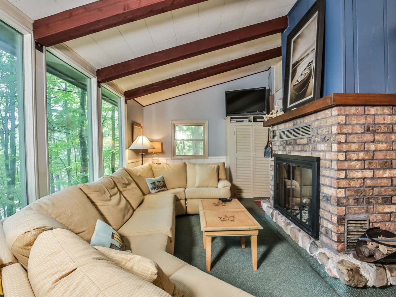 9728 South Kaubashine Road Hazelhurst, WI 54531 - Photo 4 of 39 Gallery Image 4