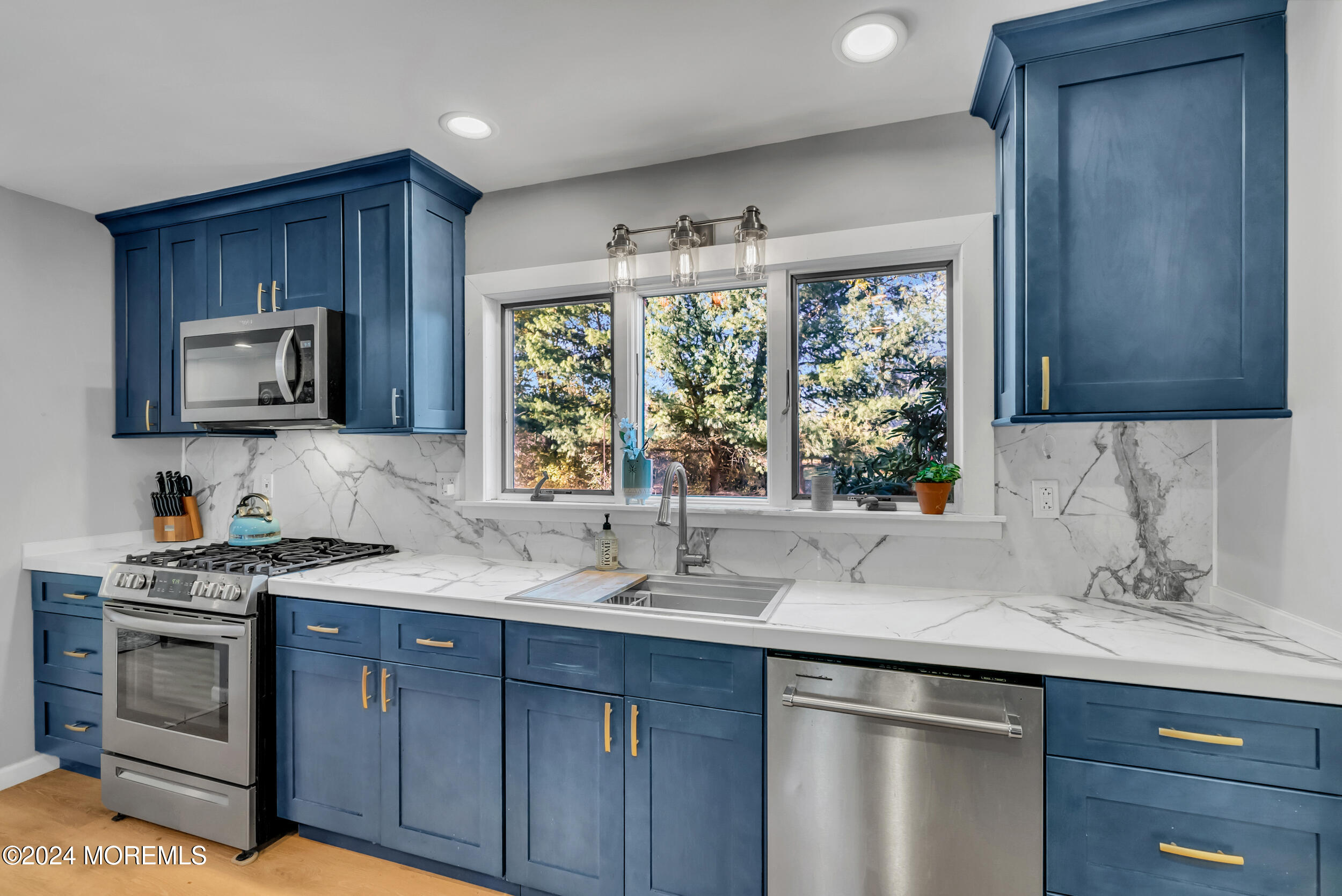 7 Timber Drive Asbury Park, NJ 07712 - Photo 11 of 33 Kitchen
