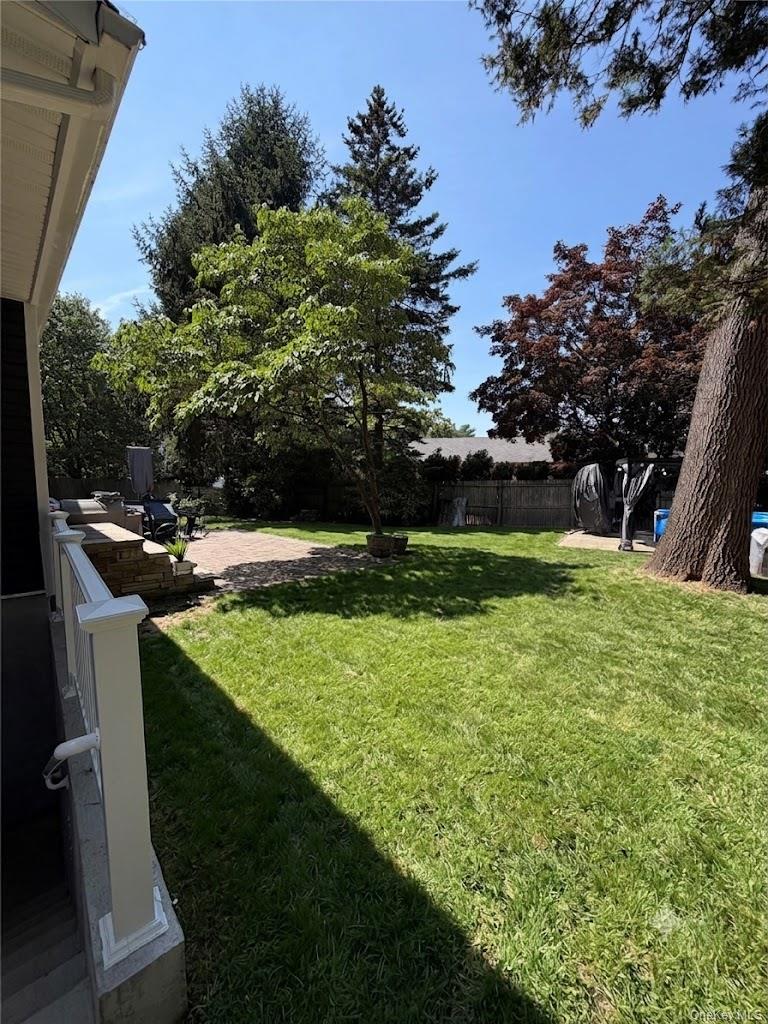 6 Raphael Street Huntington, NY 11746 - Photo 5 of 23 Gallery Image 5
