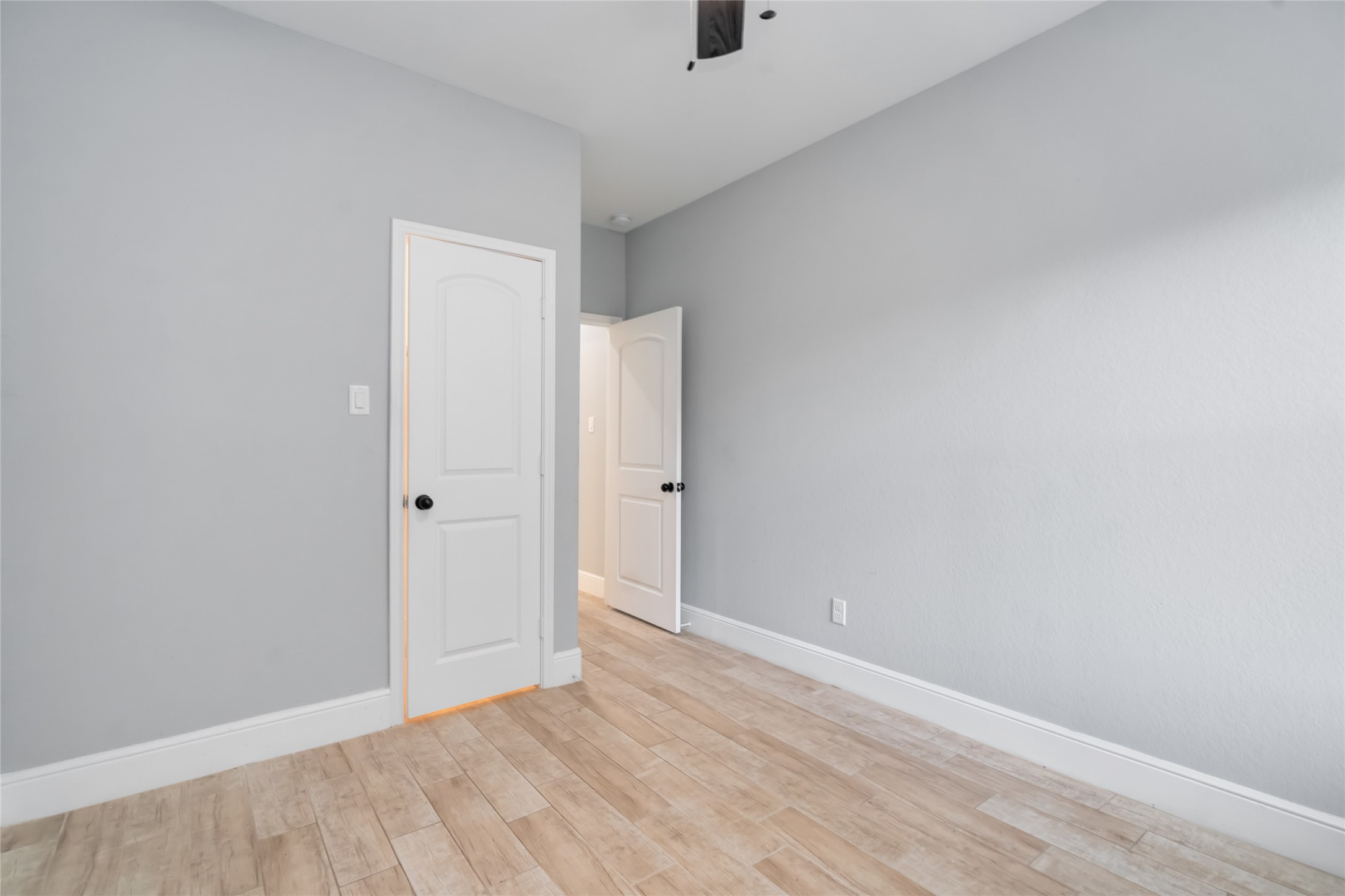 5754 Reed Road, Unit B Houston, TX 77033 - Photo 23 of 29 a view of an empty room