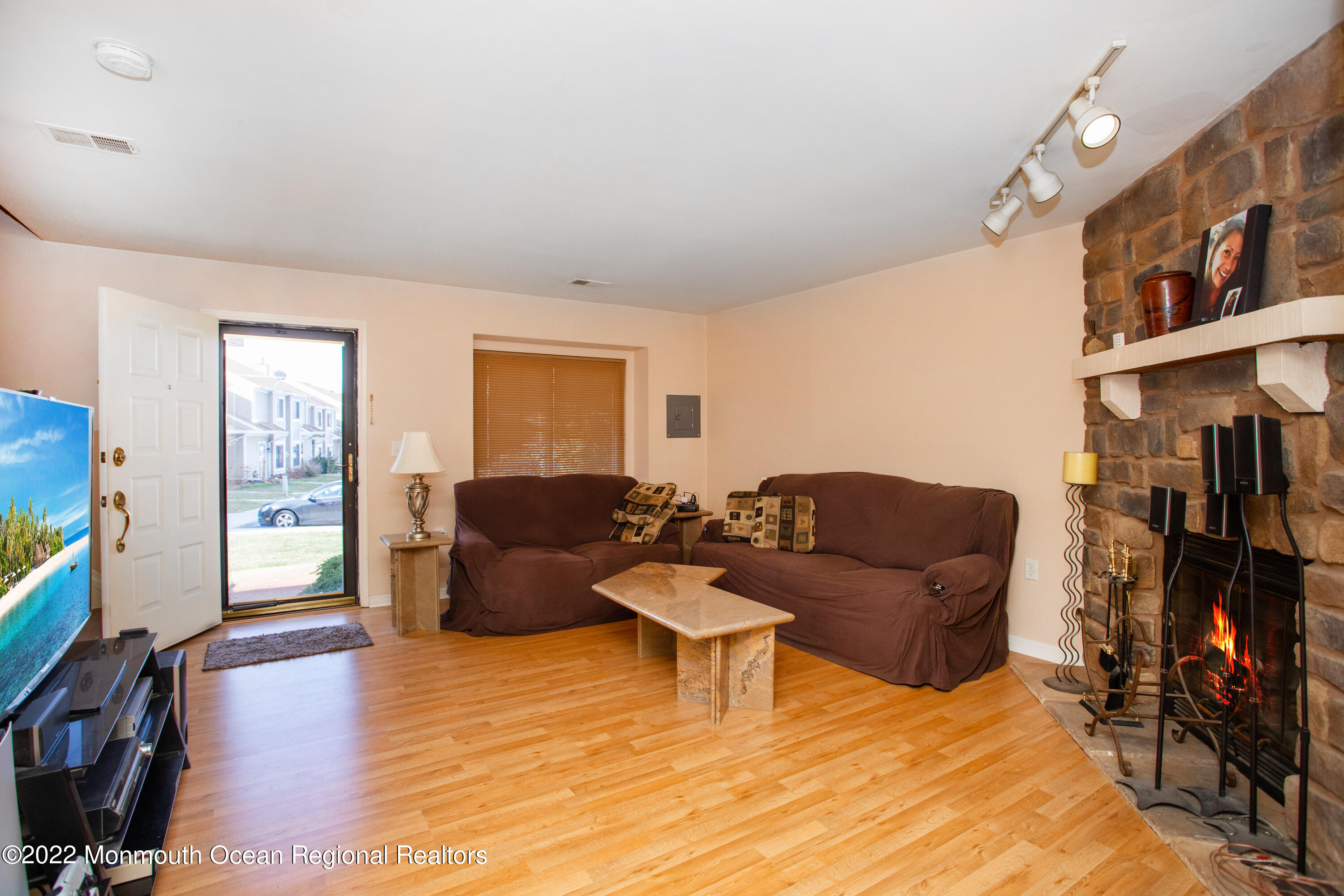 519 Sandra Place Brick, NJ 08724 - Photo 3 of 12 5