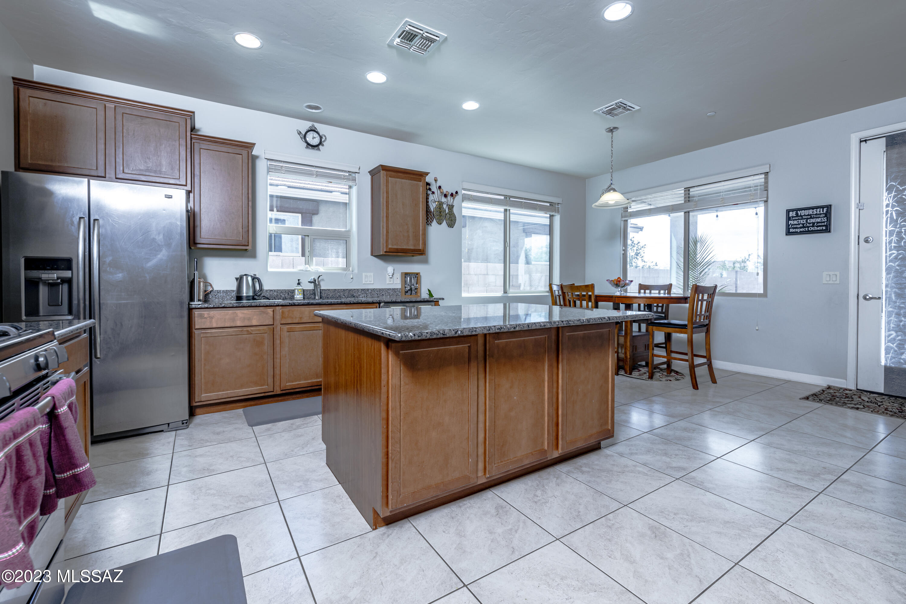 8479 North Gaetano Loop Tucson, AZ 85742 - Photo 13 of 27 Kitchen 03a