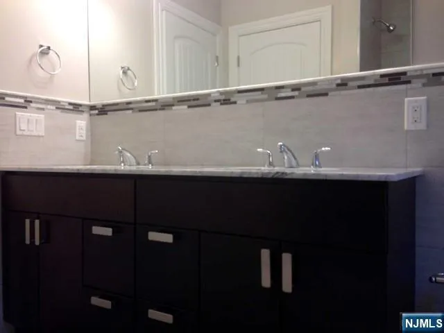 $5,500 | 52 West Homestead Avenue, Unit A, Palisades Park, NJ 07650