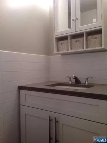 $5,500 | 52 West Homestead Avenue, Unit A, Palisades Park, NJ 07650