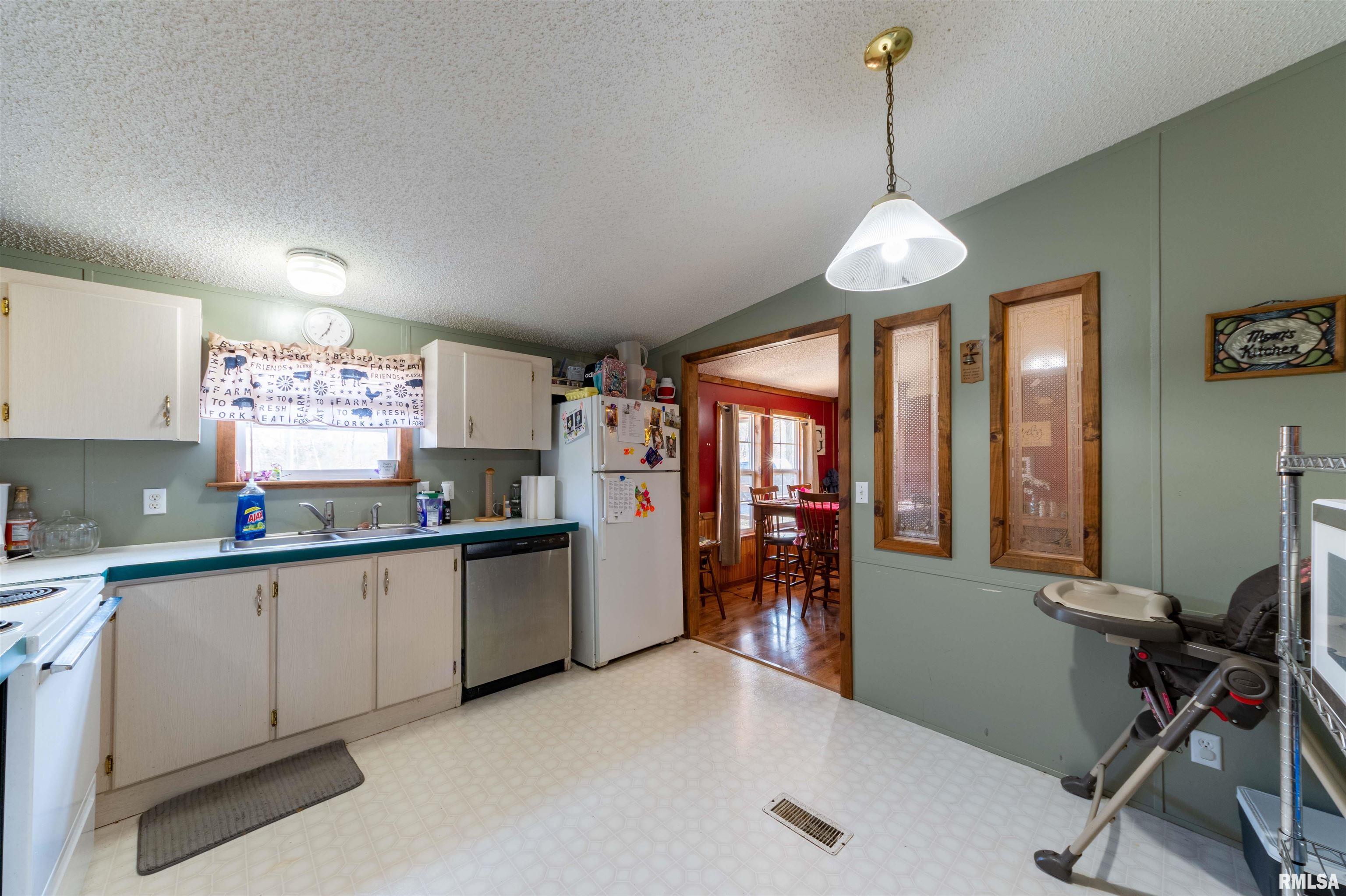 1510 Reevesville Road Grantsburg, IL 62943 - Photo 10 of 36 Gallery Image 10