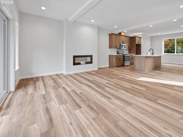 $439,000 | 1502 Southeast Marine Avenue, Lincoln City, OR 97367