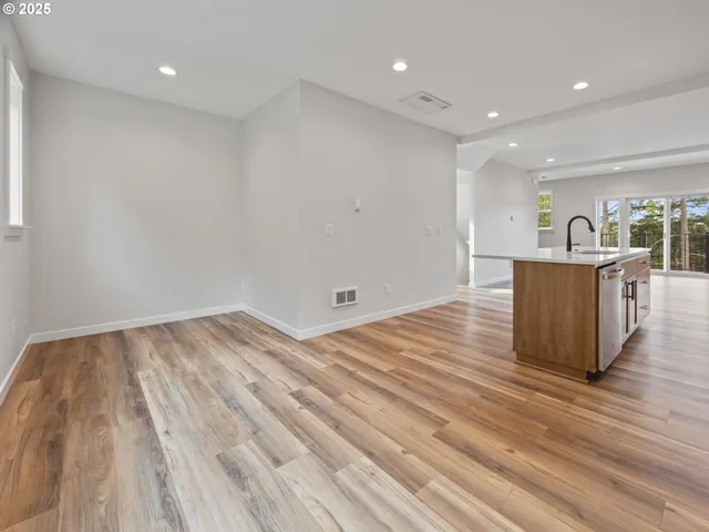 $439,000 | 1502 Southeast Marine Avenue, Lincoln City, OR 97367