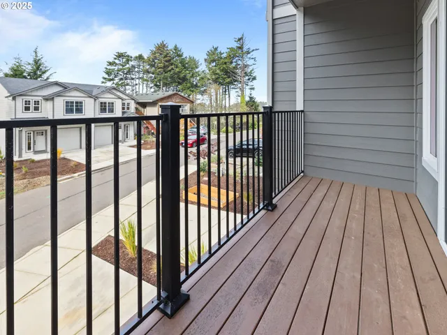 $439,000 | 1502 Southeast Marine Avenue, Lincoln City, OR 97367