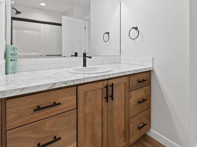 $439,000 | 1502 Southeast Marine Avenue, Lincoln City, OR 97367