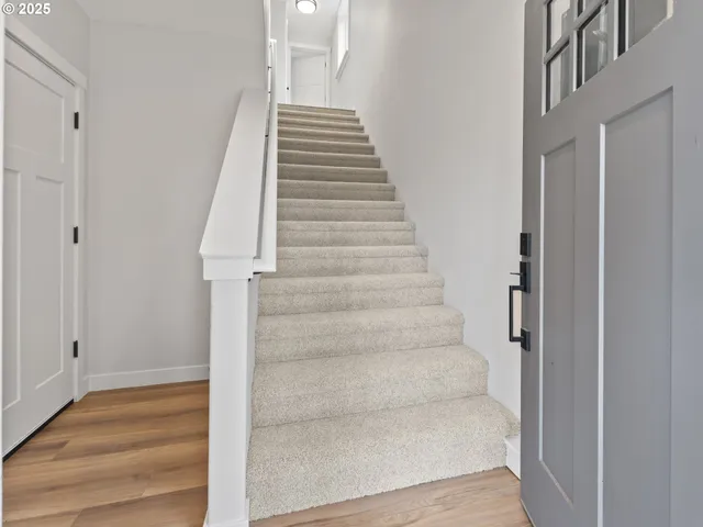 $439,000 | 1502 Southeast Marine Avenue, Lincoln City, OR 97367