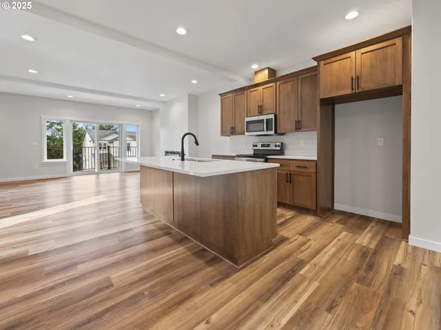 $439,000 | 1502 Southeast Marine Avenue, Lincoln City, OR 97367