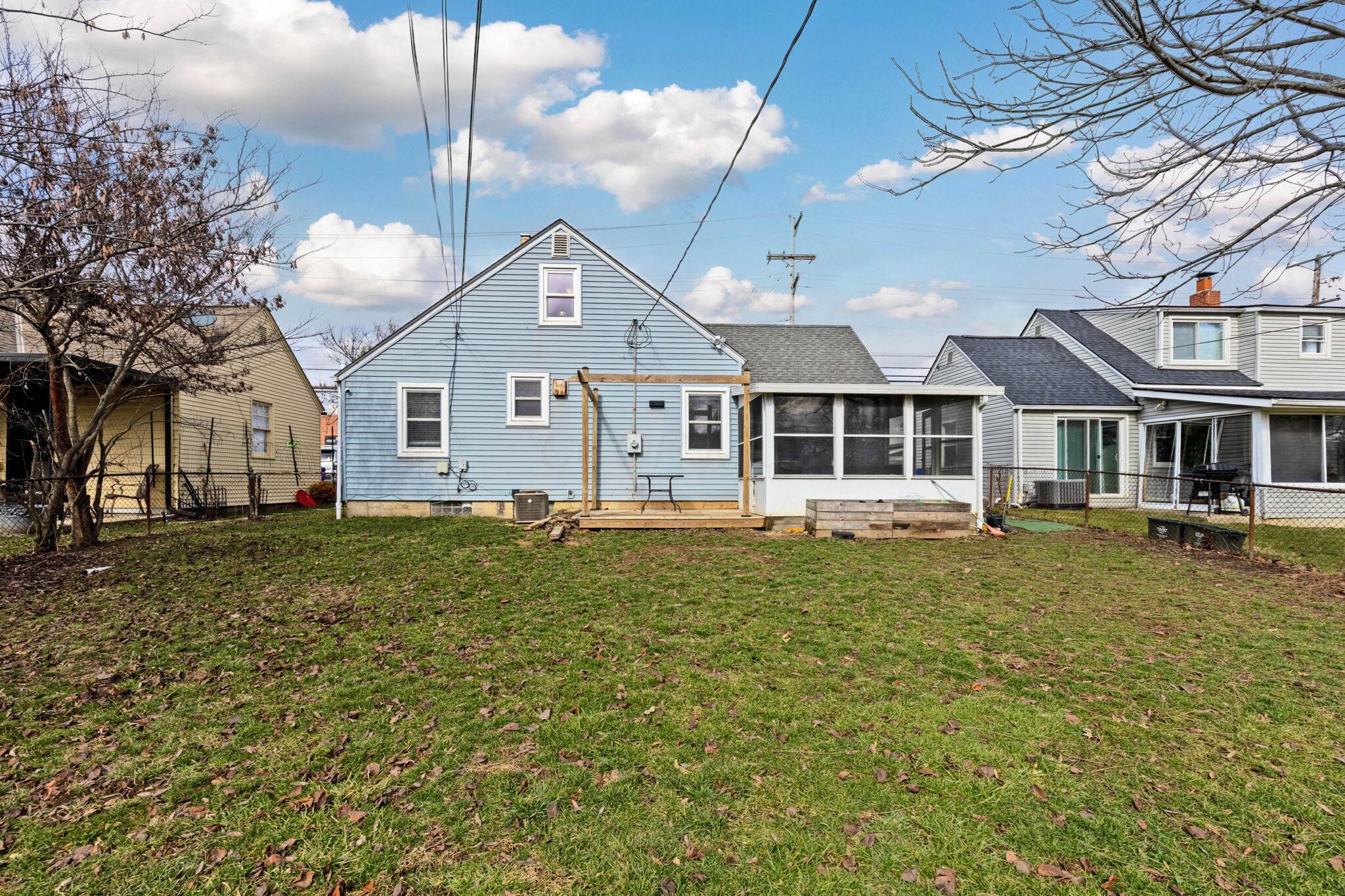 911 Kinnear Road Columbus, OH 43212 - Photo 26 of 28 Exterior Back