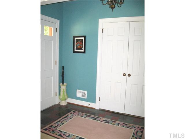 Nice foyer with tile floor