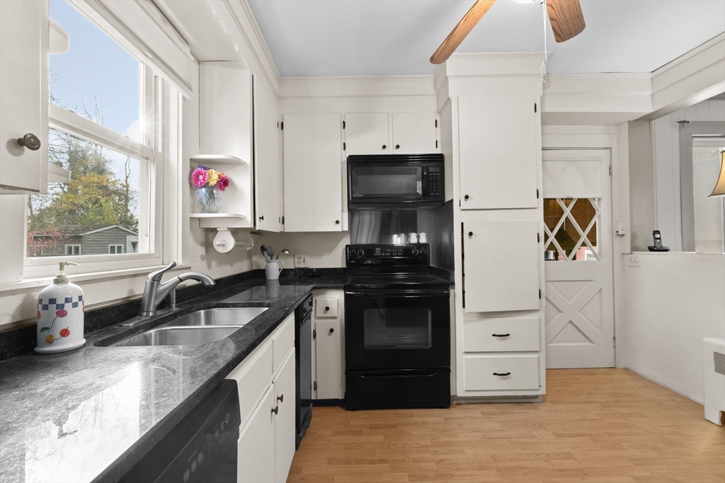 269 Middleboro Road Freetown, MA 02717 - Photo 15 of 42