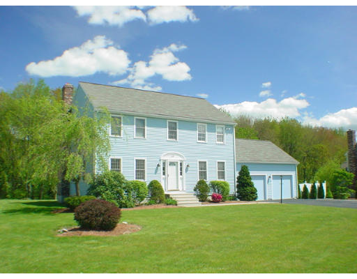 26 Stoneybrook Road Grafton, MA 01536 - Photo 2 of 28 a view of a house with a back yard