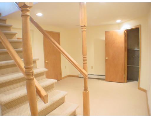 26 Stoneybrook Road Grafton, MA 01536 - Photo 22 of 28 a view of entryway