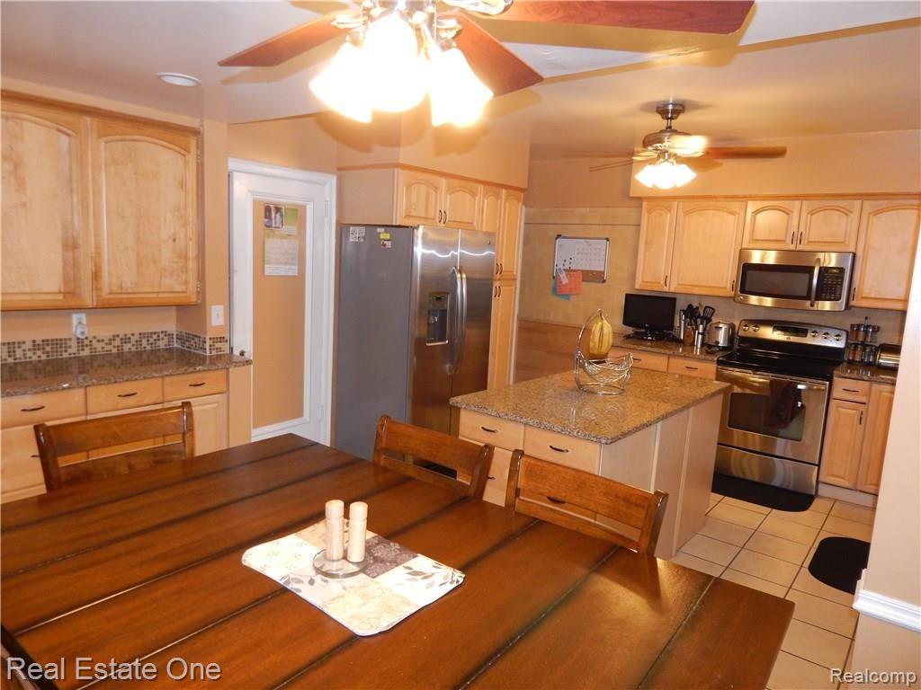 19265 Canterbury Road Detroit, MI 48221 - Photo 7 of 41 Updated kitchen and breakfast room