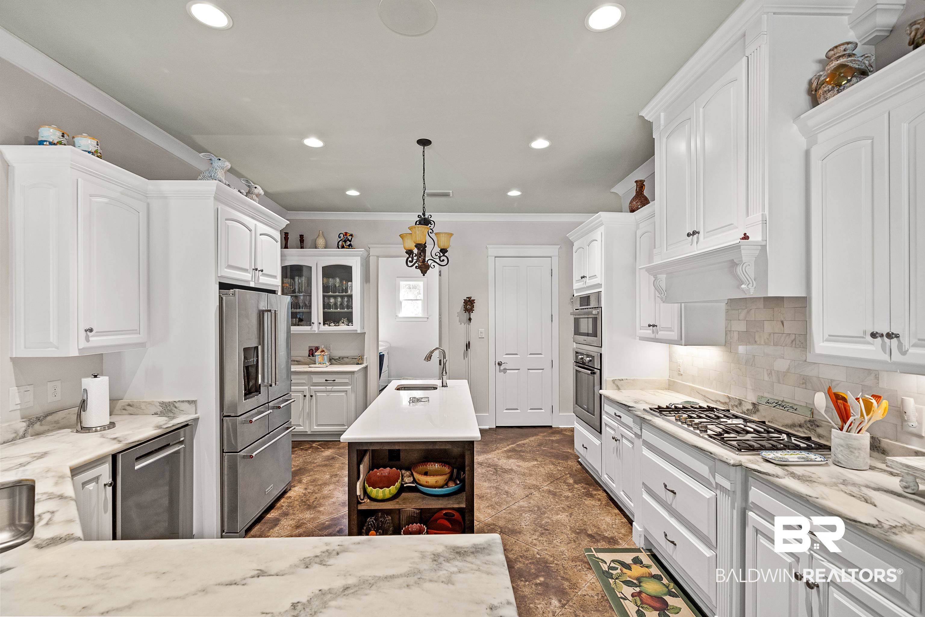 585 Falling Water Boulevard Fairhope, AL 36532 - Photo 14 of 67 Tiled Backsplash and Bosch Appliances