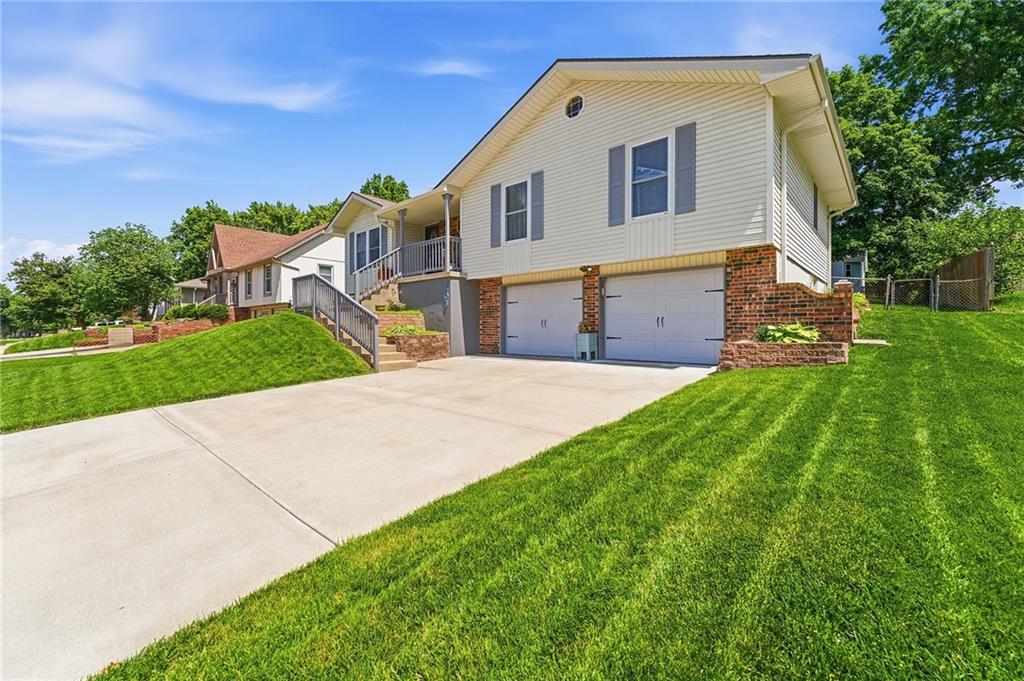 1903 North Lazy Branch Road Independence, MO 64058 - Photo 3 of 43