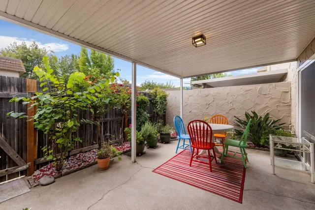 $330,000 | 2420 Via Camino Avenue, Carmichael, CA 95608