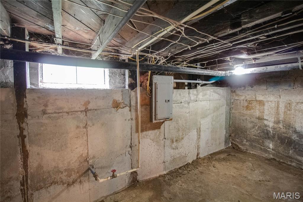 701 East Chestnut Street Gillespie, IL 62033 - Photo 22 of 41